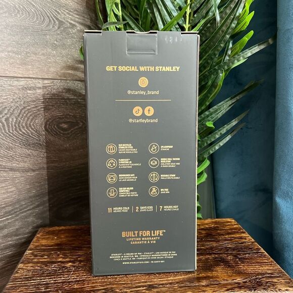 Stanley The Quencher H2.0 Flowstate Tumbler 40 oz in Cream Gloss Deco. NIB! - Picture 10 of 11